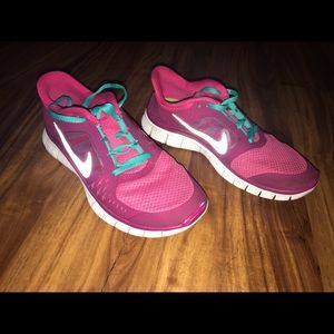 Nike Free tennis shoes (used)